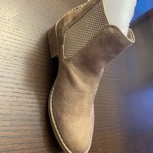 Filly Flair, size 7 but fit more like 6-6.5.